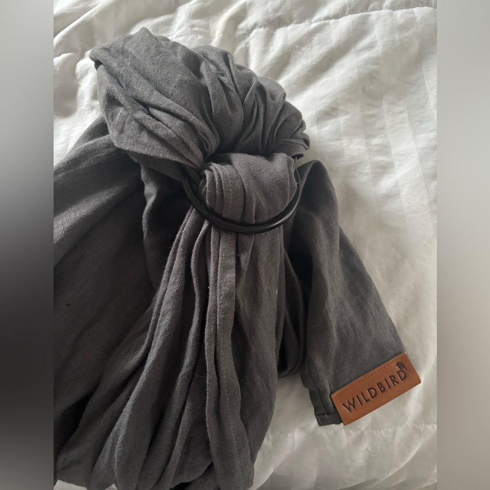 Wild Bird ring sling in like new condition